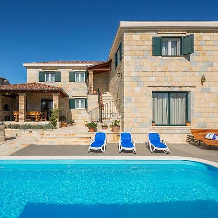 Cozy Home In Zrnovnica With Wifi Εξωτερικό φωτογραφία