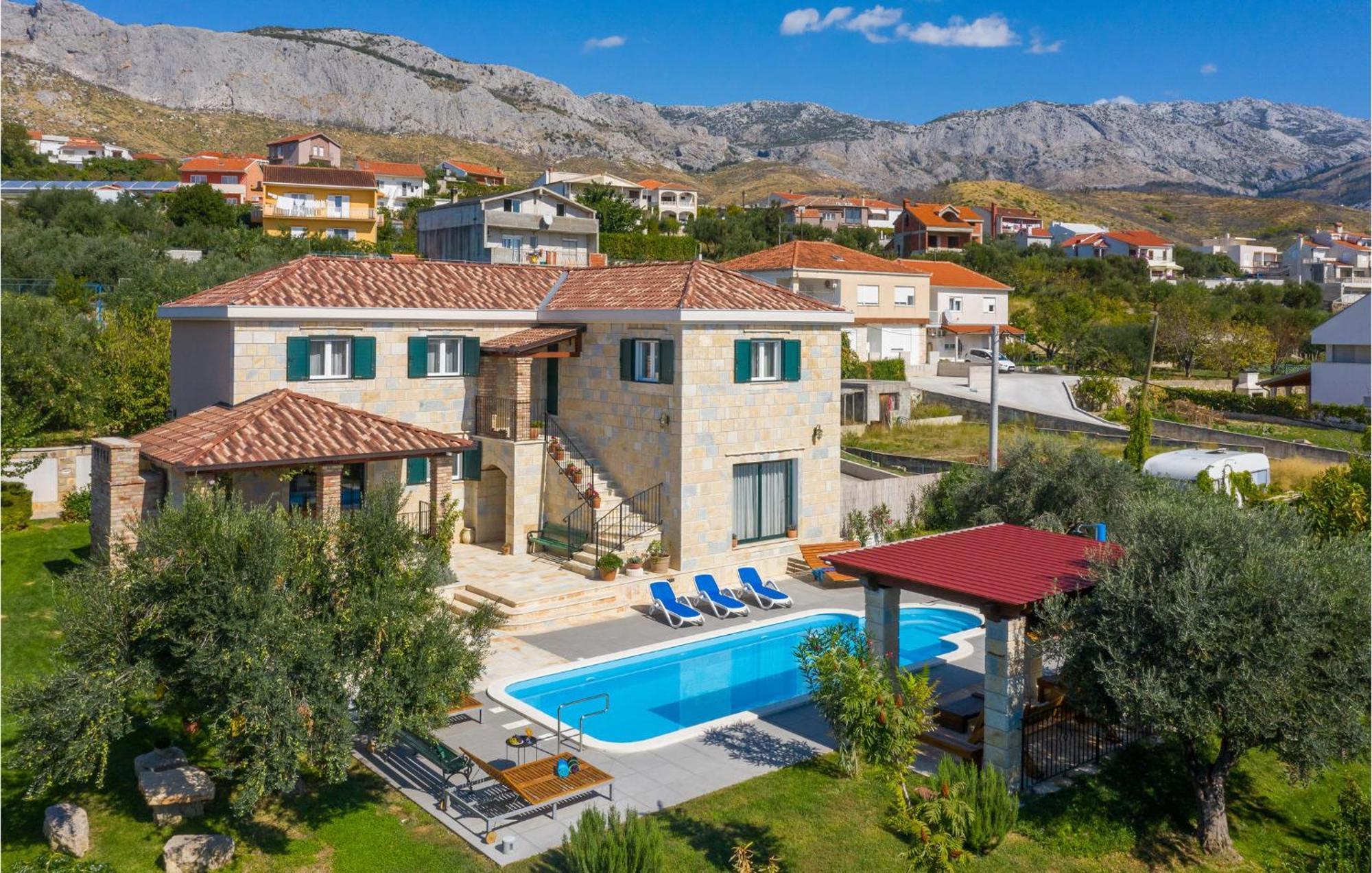 Cozy Home In Zrnovnica With Wifi Εξωτερικό φωτογραφία