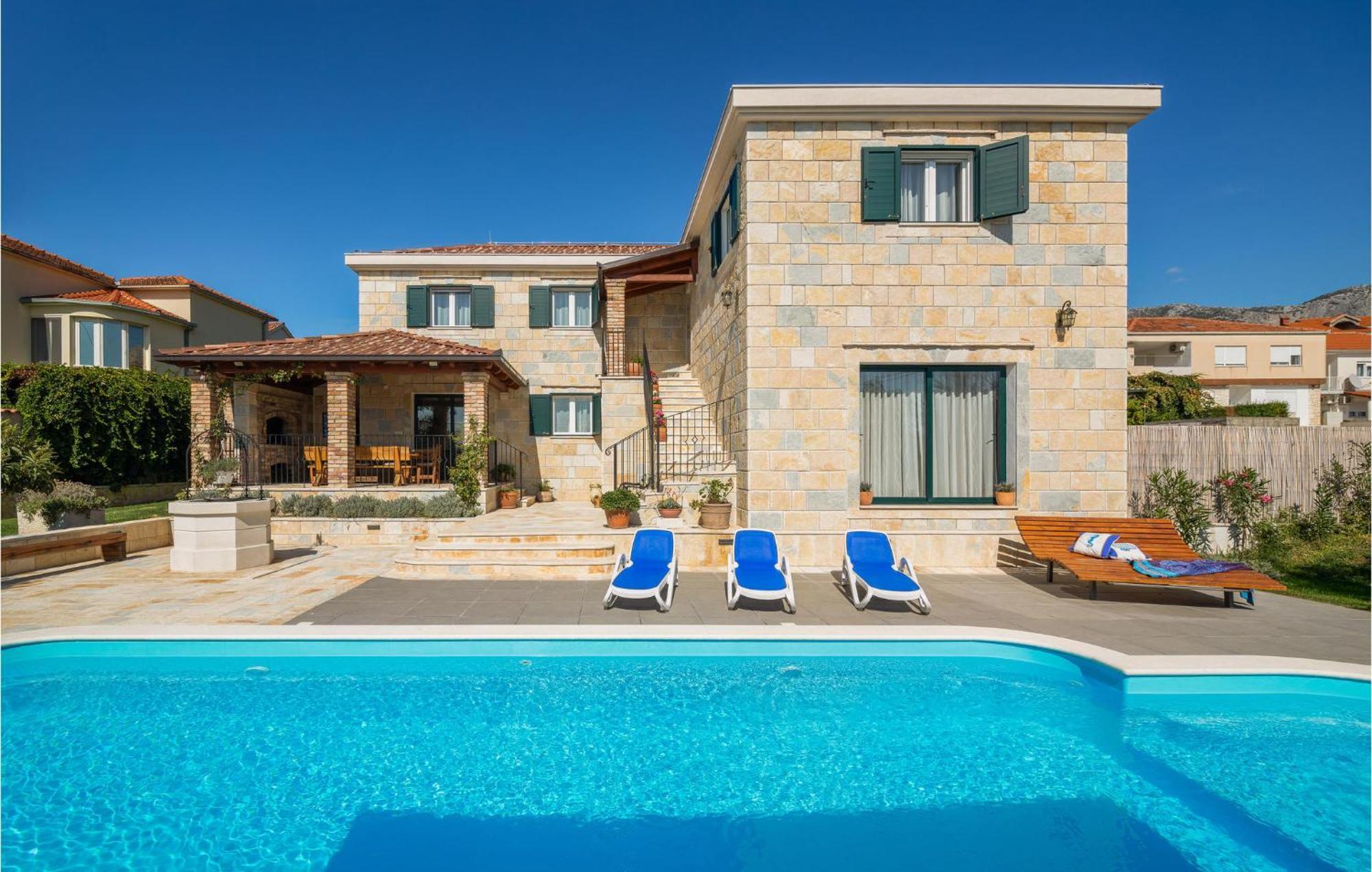 Cozy Home In Zrnovnica With Wifi Εξωτερικό φωτογραφία