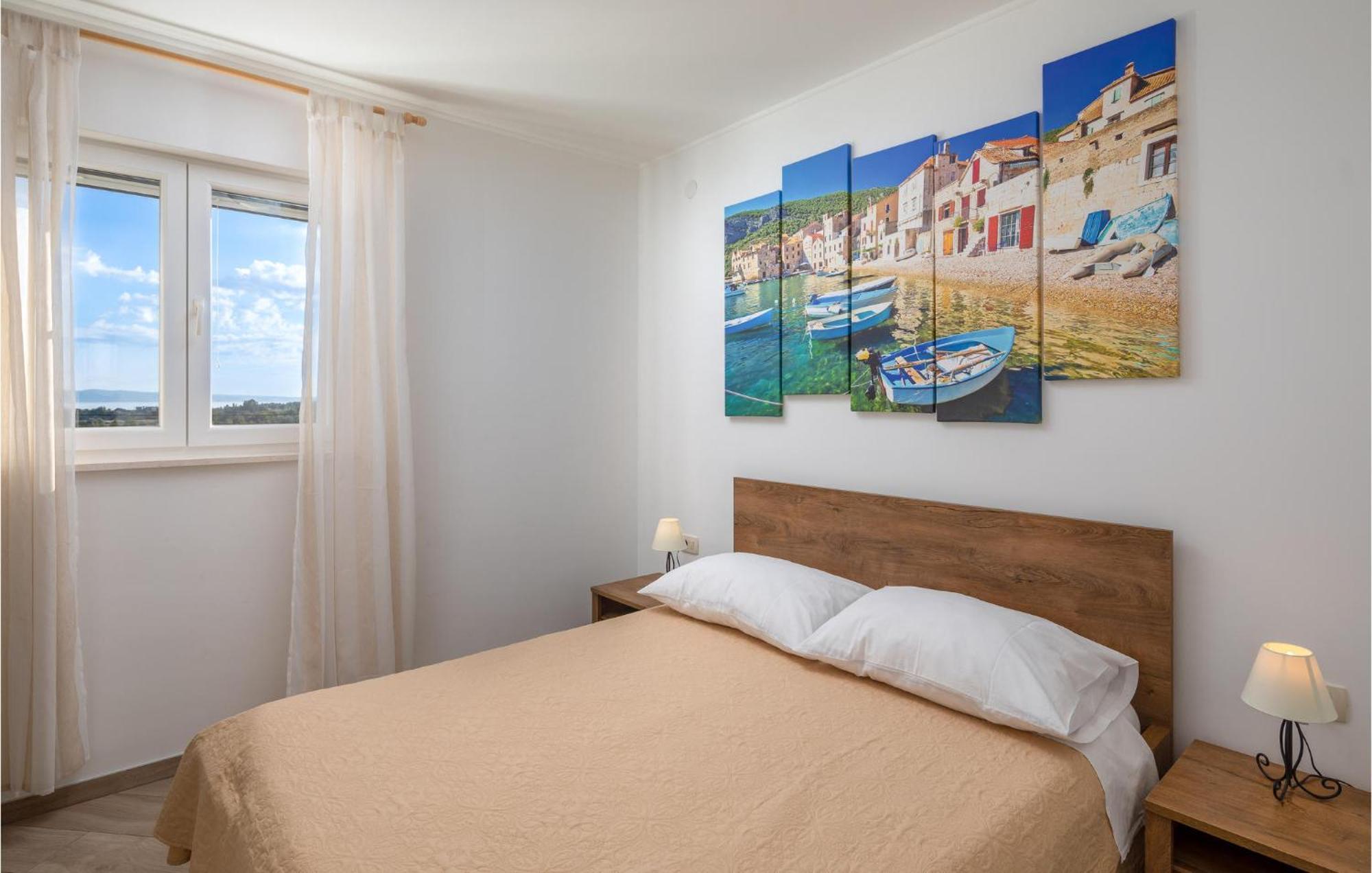 Cozy Home In Zrnovnica With Wifi Εξωτερικό φωτογραφία