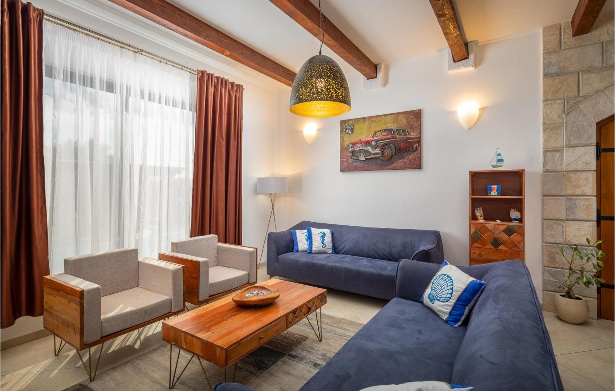 Cozy Home In Zrnovnica With Wifi Εξωτερικό φωτογραφία